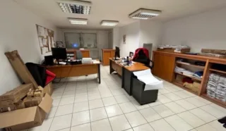  BATIMENT INDÉPENDANT 1090 m² ST JACQUES DE LA LANDE