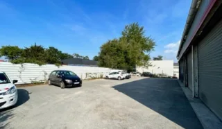  BATIMENT INDÉPENDANT 1090 m² ST JACQUES DE LA LANDE