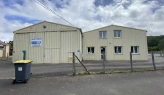  LOCAL D'ACTIVITES MONTFORT-SUR-MEU 330 m²