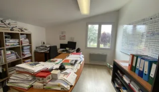  LOCAL D'ACTIVITES MONTFORT-SUR-MEU 330 m²