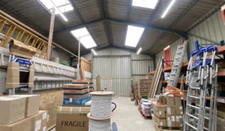  LOCAL D'ACTIVITES MONTFORT-SUR-MEU 330 m²