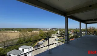  BUREAUX 526 m² BRUZ