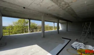  BUREAUX 526 m² BRUZ