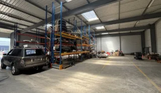  LOCAUX D'ACTIVITÉS 1 060 M² LE CELLIER
