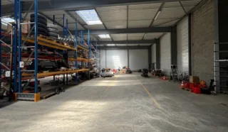  LOCAUX D'ACTIVITÉS 1 060 M² LE CELLIER