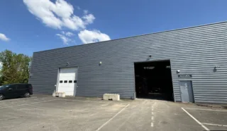  LOCAUX D'ACTIVITÉS 1 060 M² LE CELLIER
