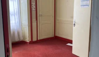  BUREAUX 428 m² VITRE
