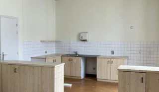  BUREAUX 428 m² VITRE