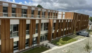  BUREAUX 381 M² SAINT-JACQUES-DE-LA-LANDE