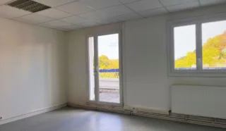  BUREAUX 1010 m² ST BRIEUC
