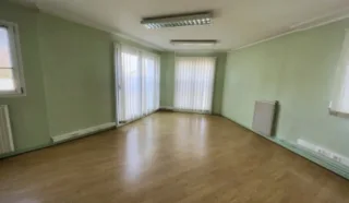  BUREAUX 388 m² ST BRIEUC
