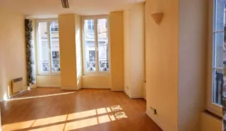  BUREAUX VITRINE 65 m² ST BRIEUC