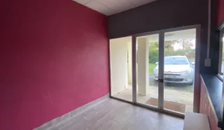  LOCAUX COMMERCIAUX / BUREAUX TINTENIAC 50 m²