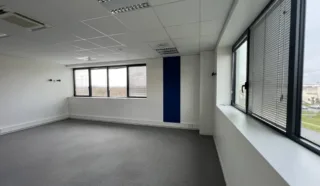  BUREAUX 4 665 m² ST JACQUES DE LA LANDE
