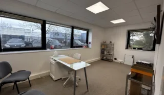  BUREAUX 83 M² SAINTE LUCE SUR LOIRE