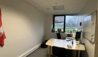  BUREAUX 1 527 m² ST JACQUES DE LA LANDE