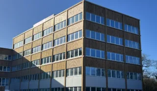 BUREAUX 526 m² BRUZ