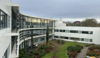  BUREAUX 304 m² ST JACQUES DE LA LANDE