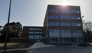  BUREAUX 526 m² BRUZ