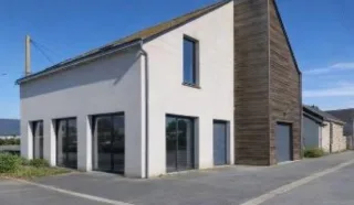  BUREAUX ET SHOWROOM SAINT-MALO 330 m²