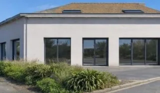  BUREAUX ET SHOWROOM SAINT-MALO 330 m²