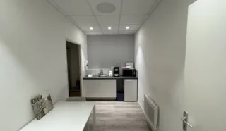  LOCAUX D'ACTIVITES 232 m² GOUESNOU
