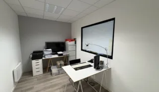  LOCAUX D'ACTIVITES 232 m² GOUESNOU