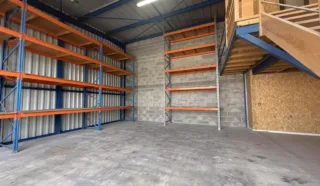  LOCAUX D'ACTIVITÉS 196 M² SAINTE PAZANNE