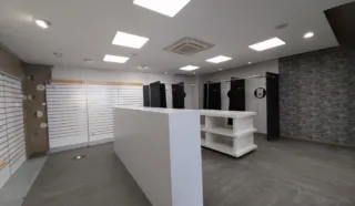  LOCAL COMMERCIAL DINAN -84 m²