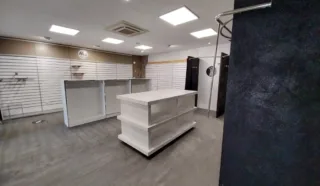  LOCAL COMMERCIAL DINAN -84 m²