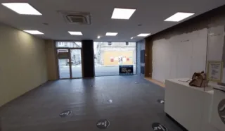  LOCAL COMMERCIAL DINAN -84 m²
