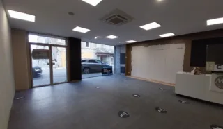  LOCAL COMMERCIAL DINAN -84 m²