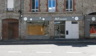  LOCAL COMMERCIAL DINAN -84 m²