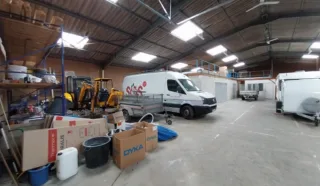  LOCAL D'ACTIVITE QUEVERT 600 m²