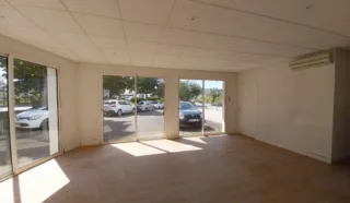  BUREAUX LOCAUX COMMERCIAUX 50 M² GUERANDE