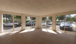  BUREAUX LOCAUX COMMERCIAUX 50 M² GUERANDE