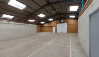  LOCAL D'ACTIVITE QUEVERT 600 m²