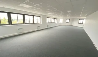  BUREAUX 108 M² BOUGUENAIS