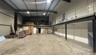  LOCAUX D'ACTIVITÉS 524 M² VIGNEUX DE BRETAGNE