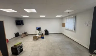  LOCAUX D'ACTIVITÉS 524 M² VIGNEUX DE BRETAGNE