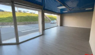  LOCAL COMMERCIAL BUREAUX VITRINE 135 m² LAMBALLE