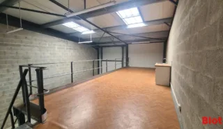  LOCAL D'ACTIVITÉS SAINT AVÉ 128 m²