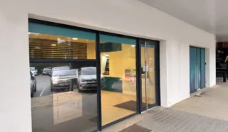  LOCAUX COMMERCIAUX 182 m² PLESCOP