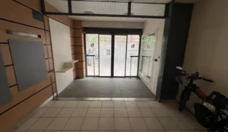  LOCAUX COMMERCIAUX 196 M² NANTES