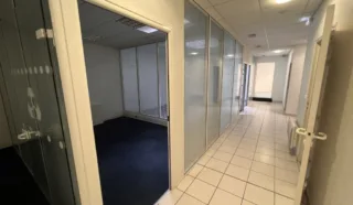  LOCAUX COMMERCIAUX 196 M² NANTES
