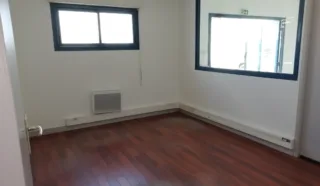  LOCAUX D'ACTIVTES / LOCAUX COMMERCIAUX 400 m² PLOUEDERN