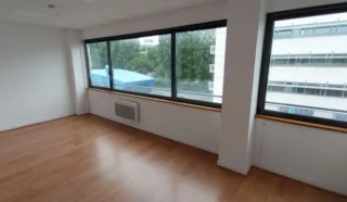  BUREAUX 84 m² BREST