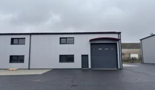  LOCAUX D'ACTIVITÉS 220 M² LE LOROUX BOTTEREAU