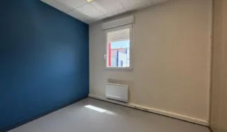  LOCAUX D'ACTIVITÉS 240 M² CHATEAU THEBAUD