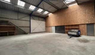  LOCAUX D'ACTIVITÉS 240 M² CHATEAU THEBAUD